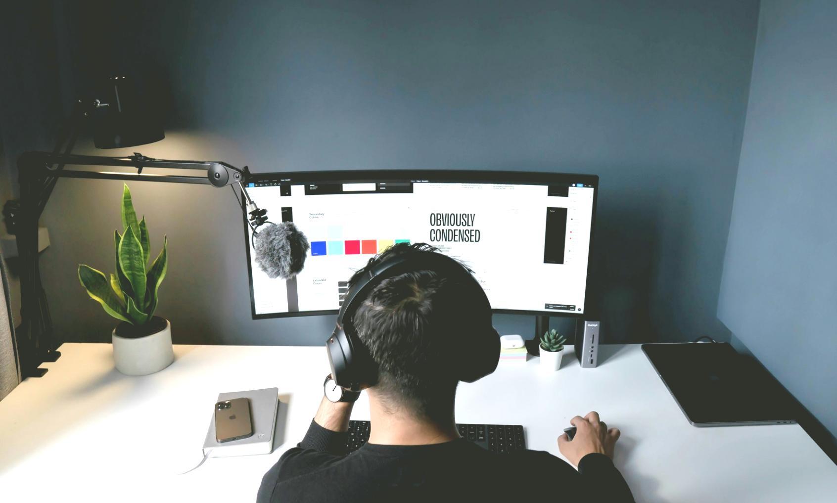 Responsive design showcase demonstrating mobile-first approach